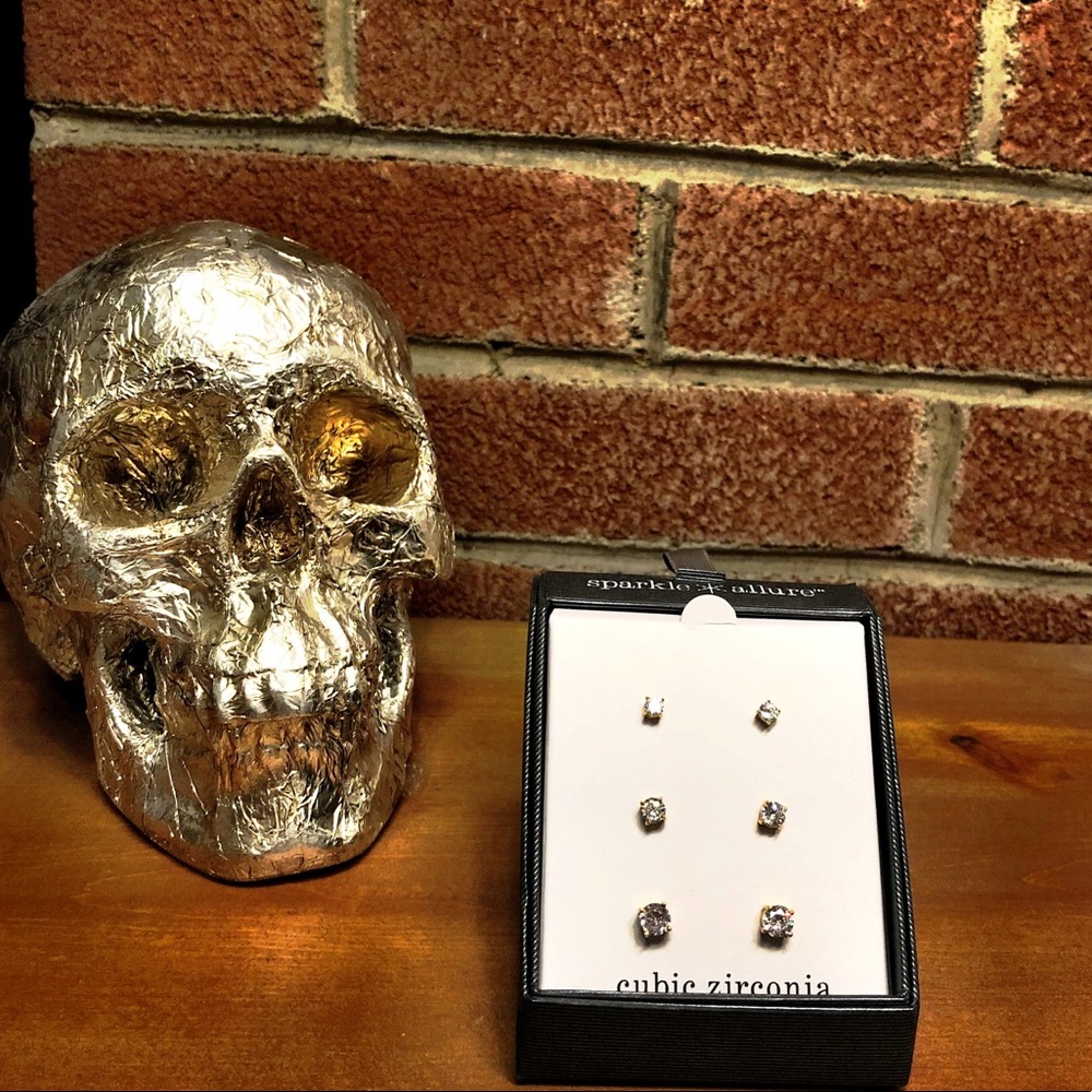 14k Gold Stud earrings with Cubic Zirconia - Picture 1 of 6